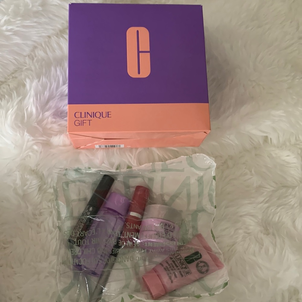 New clinique cosmetic case set of makeup travel mascara eyeliner lipstick